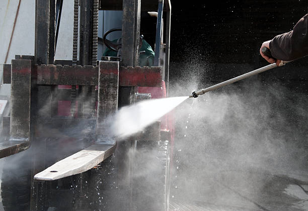 Why Choose Our Certified Pressure Washing Experts for Your Project Needs in Hernando, FL?